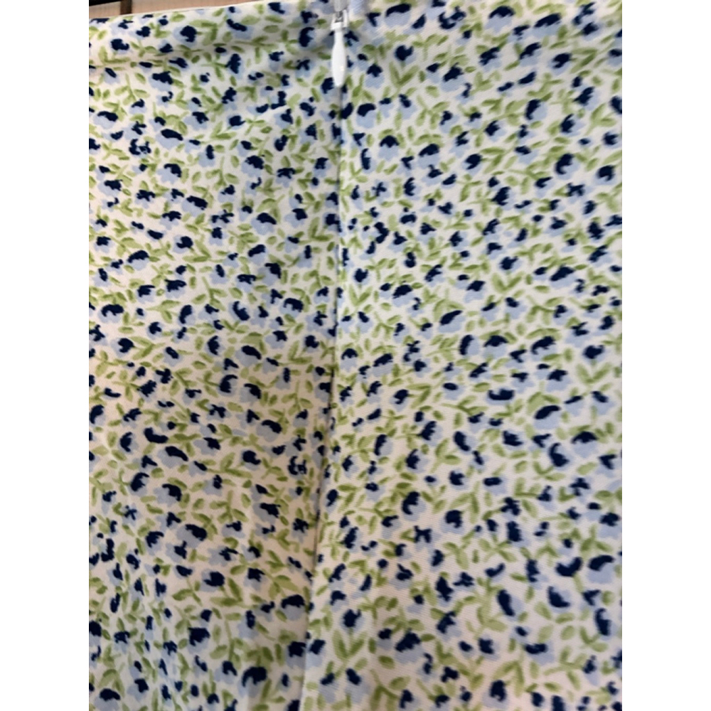 Women's H&M Plus Size 20 Floral Mini Skirt in White and Green - Picture 2 of 6
